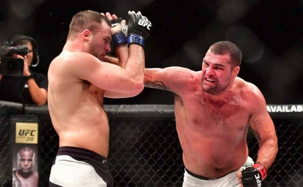 Смотрим Небоскрёб и Львиное Сердце: не пропустите турнир UFC Fight Nights 134 на «Матч ТВ»