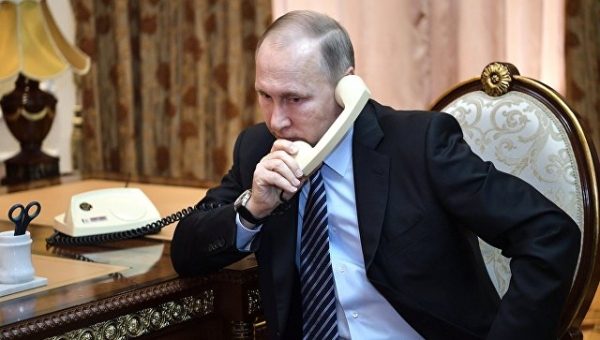 Путин и Макрон обсудили международные проблемы