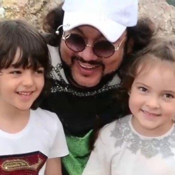 Никогда не поздно: звезды, которые стали родителями сильно после 40