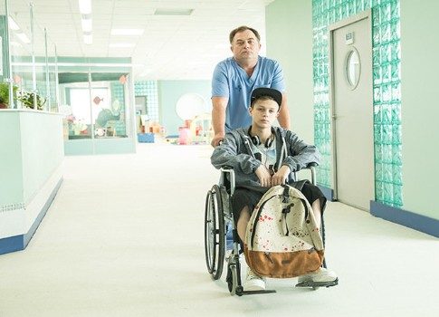 Не пропустите большую премьеру на Первом: сегодня покажут первую серию «Красных браслетов»