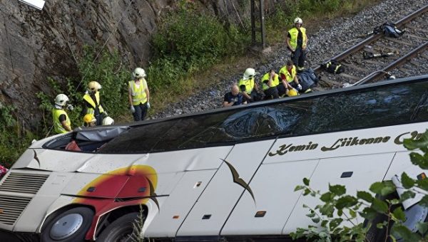 В автобусе, упавшем с моста в Финляндии, были граждане Франции и Швеции