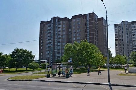 Полицейские ищут свидетелей происшествия на автобусной остановке