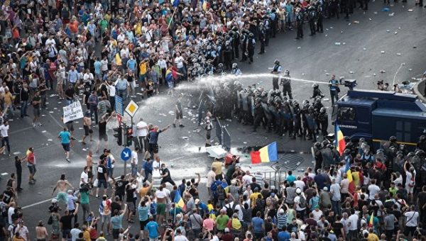 В МВД Румынии принесли извинения пострадавшим во время митинга в Бухаресте