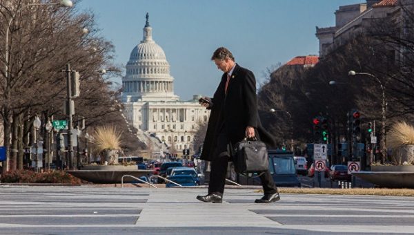 "Антироссийская истерия" вредит интересам США, пишет американский журналист