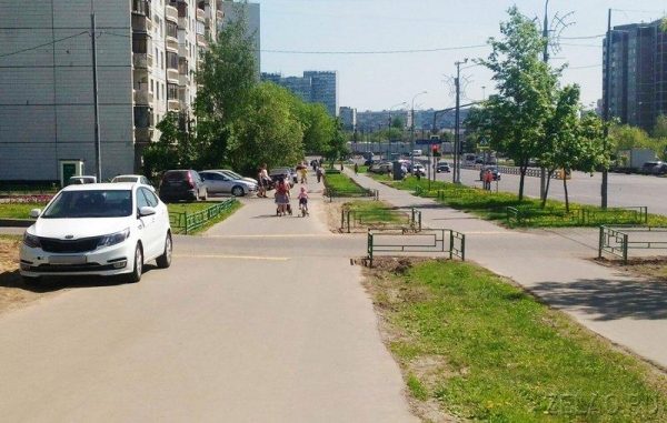 Автомобилям запретят парковаться на вторых дорожках вдоль 14 микрорайона