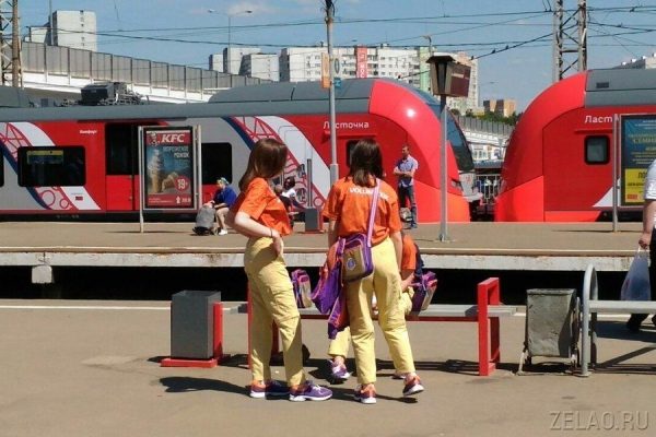 С 1 сентября школьники и студенты вновь получат 50-процентную льготу на проезд в электричках