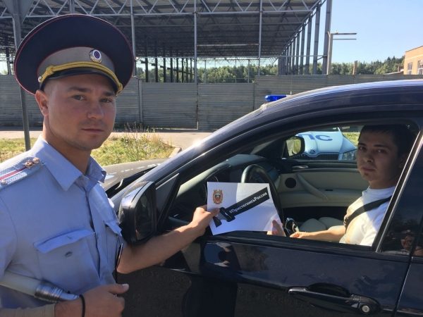 Сотрудники ГИБДД напомнили водителям о правилах перевозки пассажиров