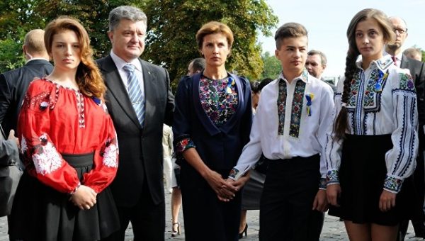 Дочери Порошенко не поступили ни в один из украинских вузов