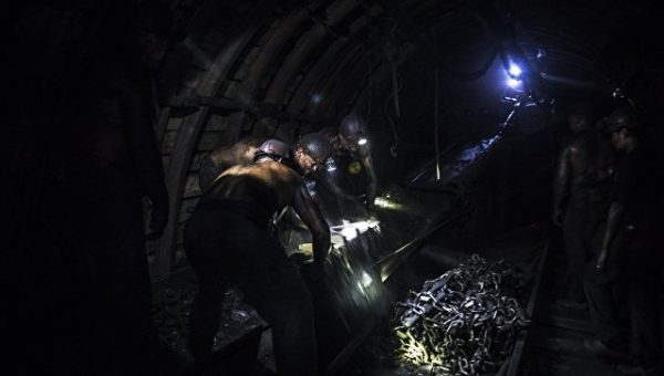 В шахте города Снежное в Донбассе погибли два горняка