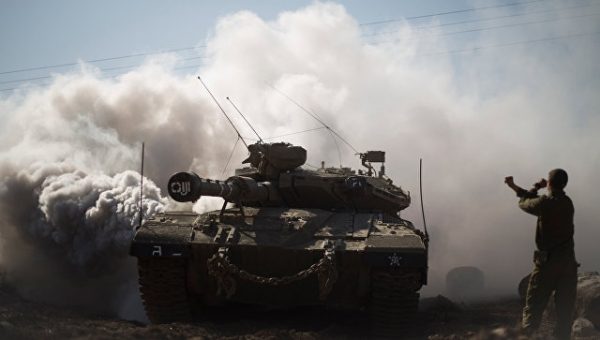 Израильский танк атаковал пост боевиков в ответ на попытку прорыва из Газы