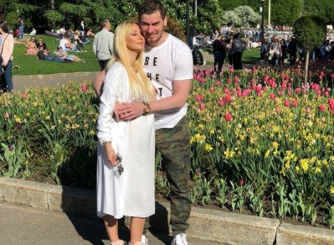 «Дети – это счастье»: в Instagram Леры Кудрявцевой десятки тысяч поздравлений с рождением дочки 