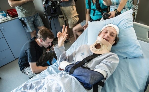 Не пропустите большую премьеру на Первом: сегодня покажут первую серию «Красных браслетов»