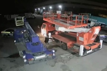Похитителя автомобильных аккумуляторов вычислили по видеозаписи