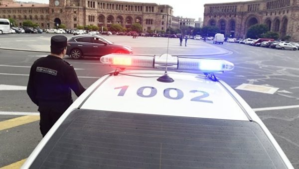 В Армении арестовали брата экс-премьера, обвиняемого в хранении оружия