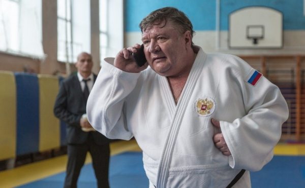 Вопросы гуманности: Павел Деревянко рассказал о мэре Синеозерска из сериала «Домашний арест»