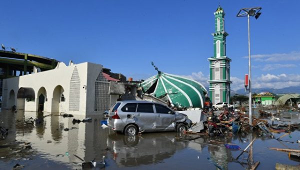 В Индонезии более 100 заключенных сбежали из тюрьмы после землетрясения