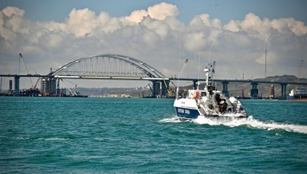 Порошенко обвинил Россию в желании "оккупировать" Азовское море‍