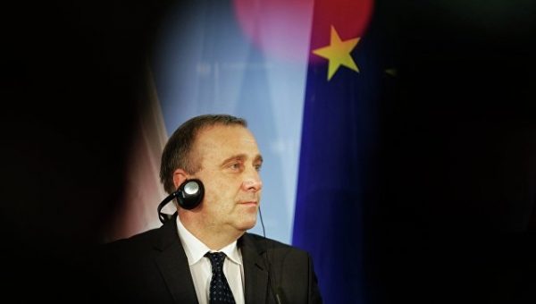 Экс-глава МИД Польши выступил за улучшение отношений с Россией