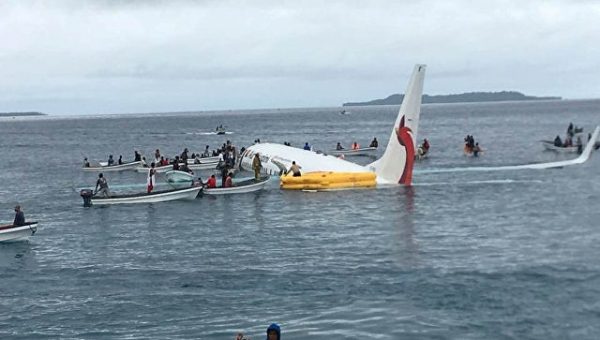 В Микронезии мужчина пропал без вести при посадке самолета на воду