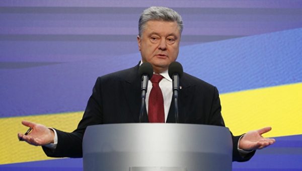 Порошенко ожидает победу футбольной сборной под лозунгом "Слава Украине"