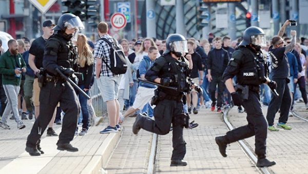 Глава МИД ФРГ после событий в Хемнице призвал противостоять ультраправым