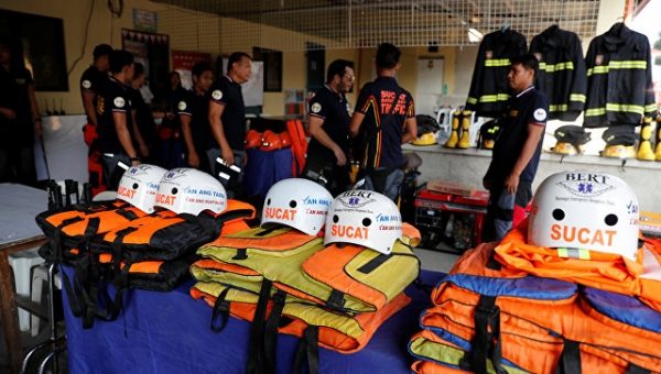 На Филиппинах более 800 тысяч человек эвакуируют из-за тайфуна "Мангхут"