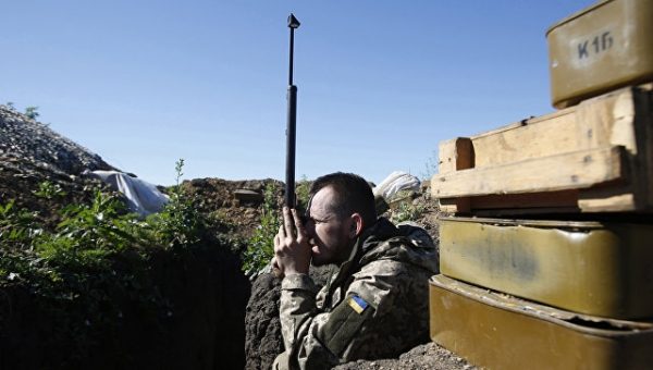 Силовики обстреляли школу в Донбассе, заявили в ЛНР