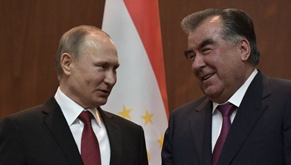 Путин поздравил с днем рождения президента Таджикистана