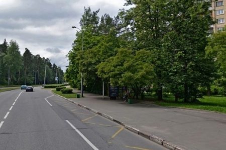 Уголовное дело завели на бросившего бутылку в автобус хулигана