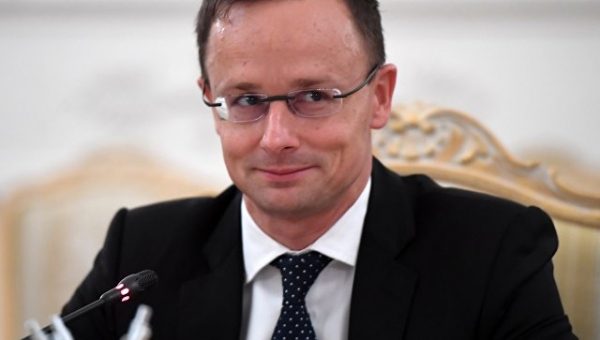 Глава МИД Венгрии заявил о тайном бизнесе ЕС с Россией