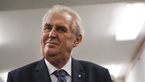 Президент Чехии во вторник назначит нового главу МИД
