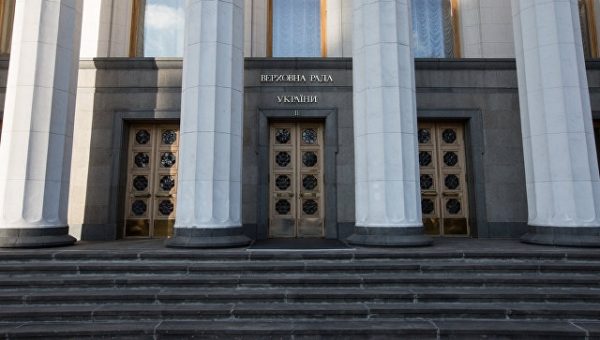 Рада продлит закон о статусе Донбасса, заявил эксперт