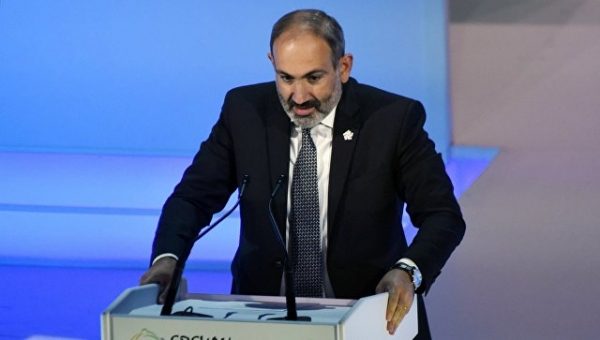 Пашинян заявил об уходе с поста премьер-министра Армении