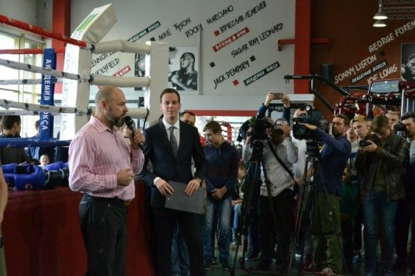 Зеленоградцы встретились с чемпионом мира по боксу Роем Джонсом младшим