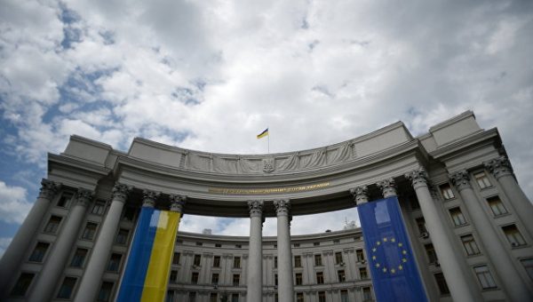 МИД Украины направил России ноту из-за Сенцова