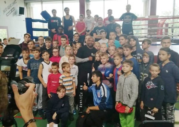 Зеленоградцы встретились с чемпионом мира по боксу Роем Джонсом младшим