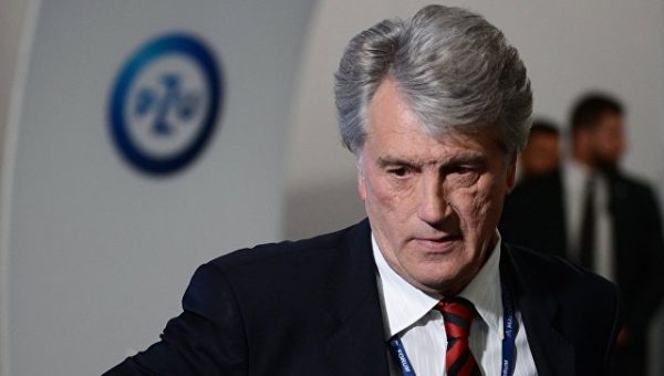Ющенко заявил о важности сохранения контактов Москвы и Киева‍