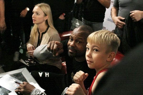 Зеленоградцы встретились с чемпионом мира по боксу Роем Джонсом младшим