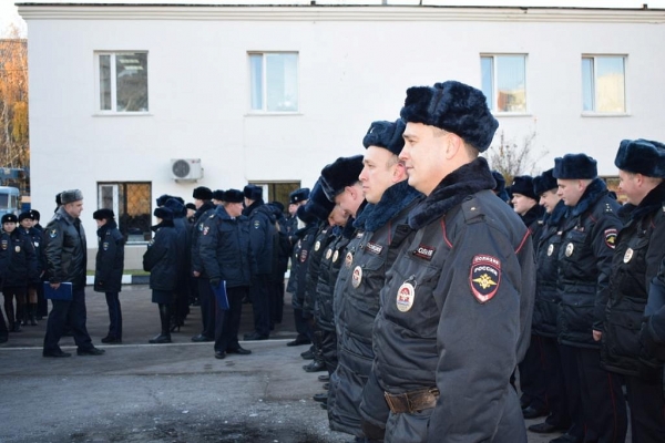 Состоялся строевой смотр зимней формы одежды личного состава подразделений и служб УВД Зеленограда