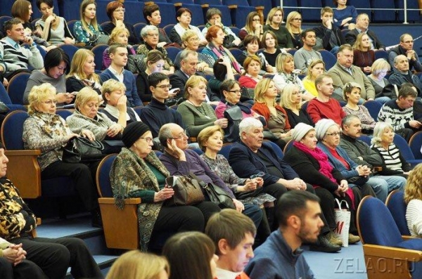 Префект Зеленограда провел встречу с жителями по вопросам транспортного обслуживания