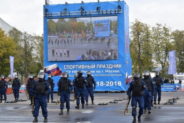 Зеленоградские полицейские приняли участие в празднике, посвященном 300-летию российской полиции