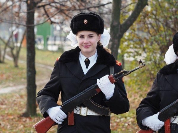 На аллее Победителей в Зеленограде открыт памятный знак «Связь поколений»