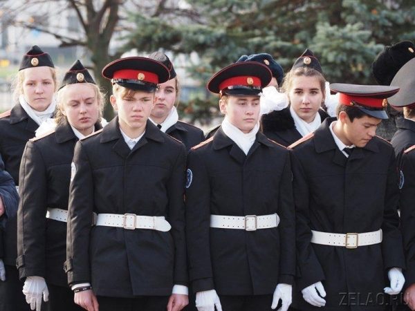 На аллее Победителей в Зеленограде открыт памятный знак «Связь поколений»