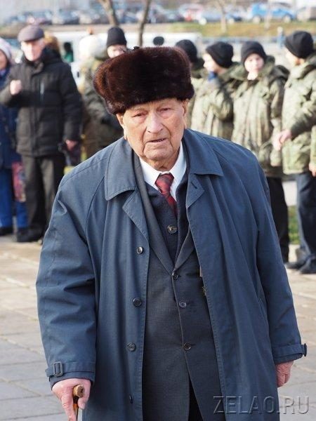 На аллее Победителей в Зеленограде открыт памятный знак «Связь поколений»
