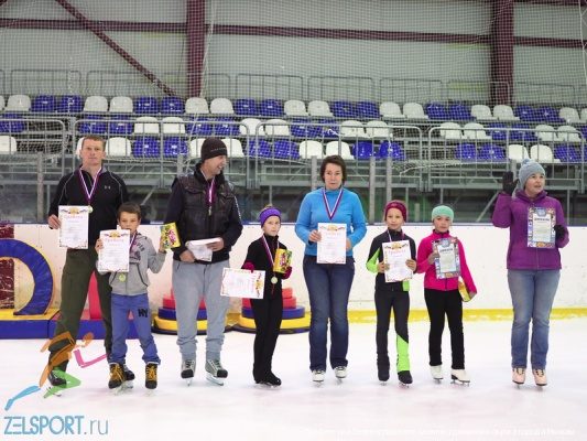 В ФОК «Ледовый» прошел физкультурно-спортивный праздник по фигурному катанию