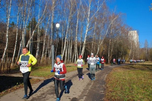 Более 250 спортсменов вышли на старт пробег-марафона «Осень 2018»
