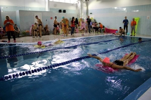 В ФОК «Малино» прошли окружные соревнования спортивных семей «Водные старты»