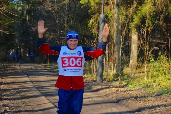 Более 250 спортсменов вышли на старт пробег-марафона «Осень 2018»
