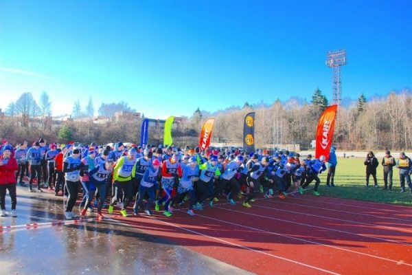 Более 250 спортсменов вышли на старт пробег-марафона «Осень 2018»