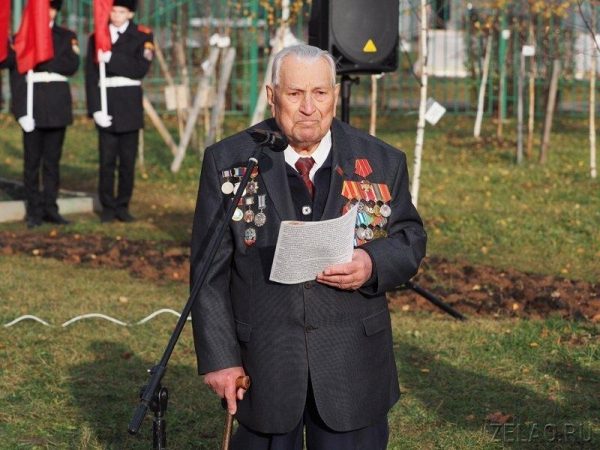 На аллее Победителей в Зеленограде открыт памятный знак «Связь поколений»